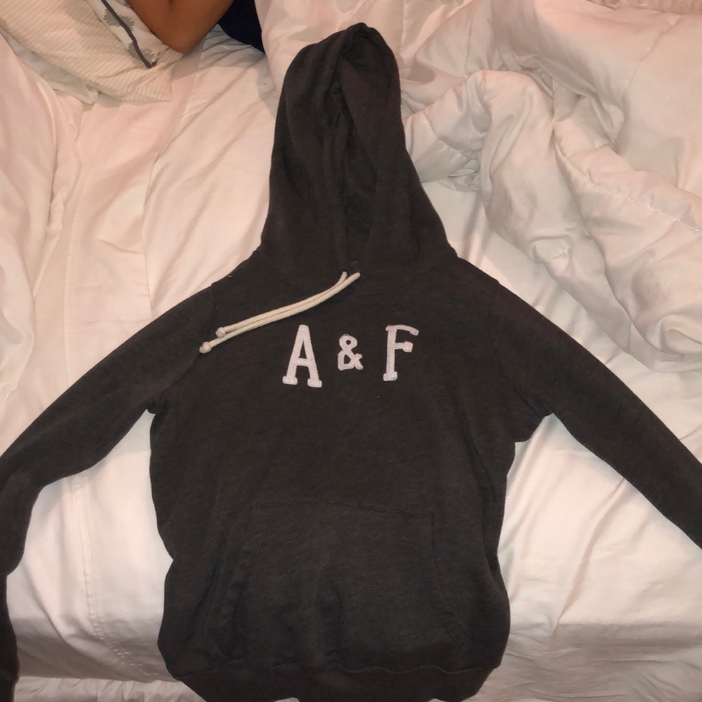 Abercrombie & Fitch gray sweatshirt